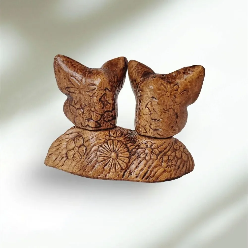 Treasure Craft Salt & Pepper Shakers Chicago Souvenir‎ Butterflies Base Vintage